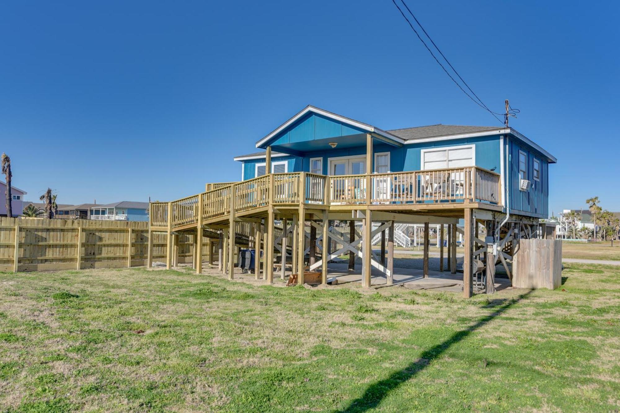 Second-Row Surfside Beach House Newly Renovated! 外观 照片