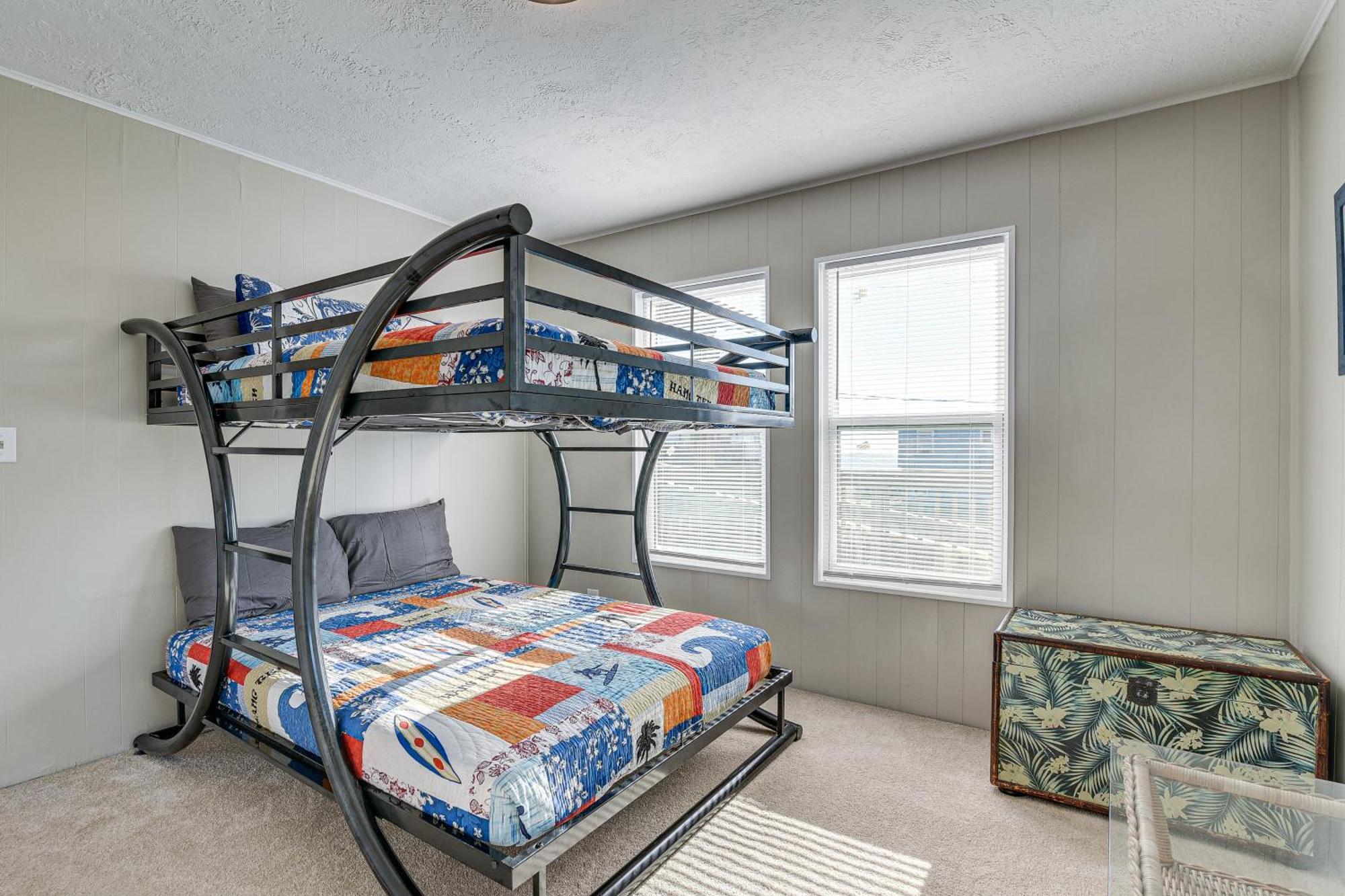 Second-Row Surfside Beach House Newly Renovated! 外观 照片