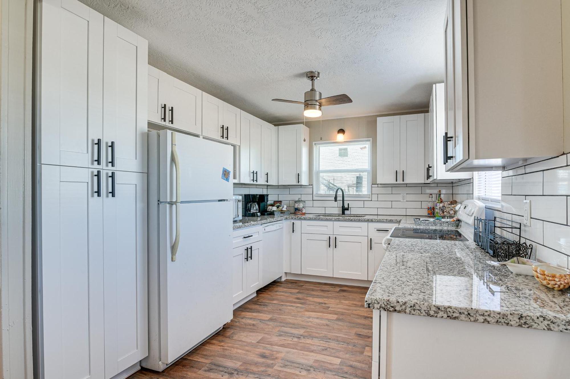 Second-Row Surfside Beach House Newly Renovated! 外观 照片
