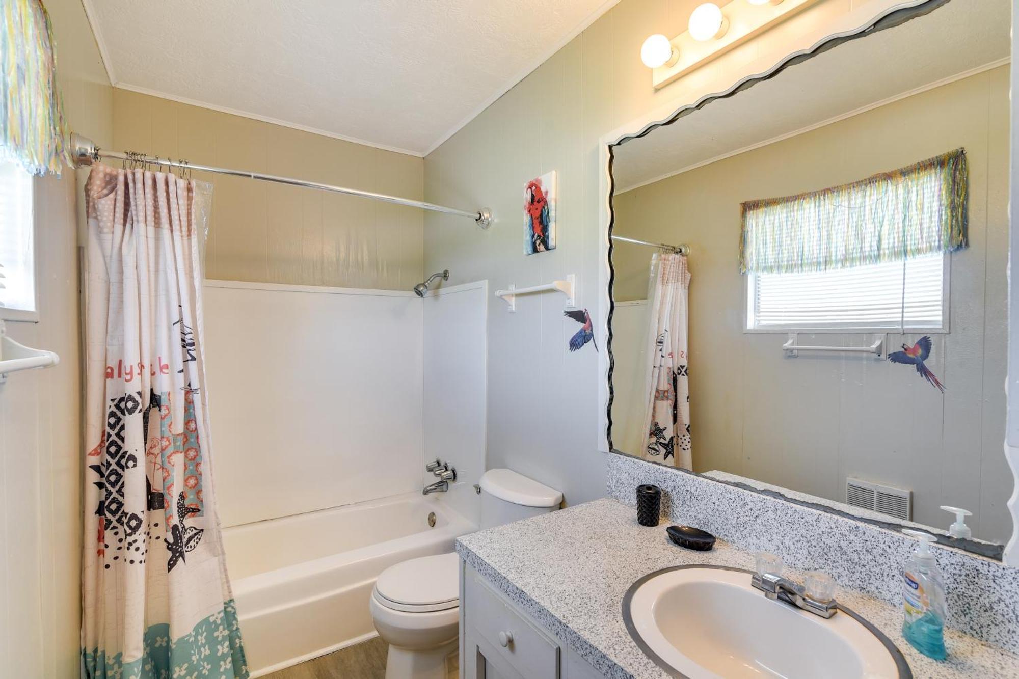 Second-Row Surfside Beach House Newly Renovated! 外观 照片
